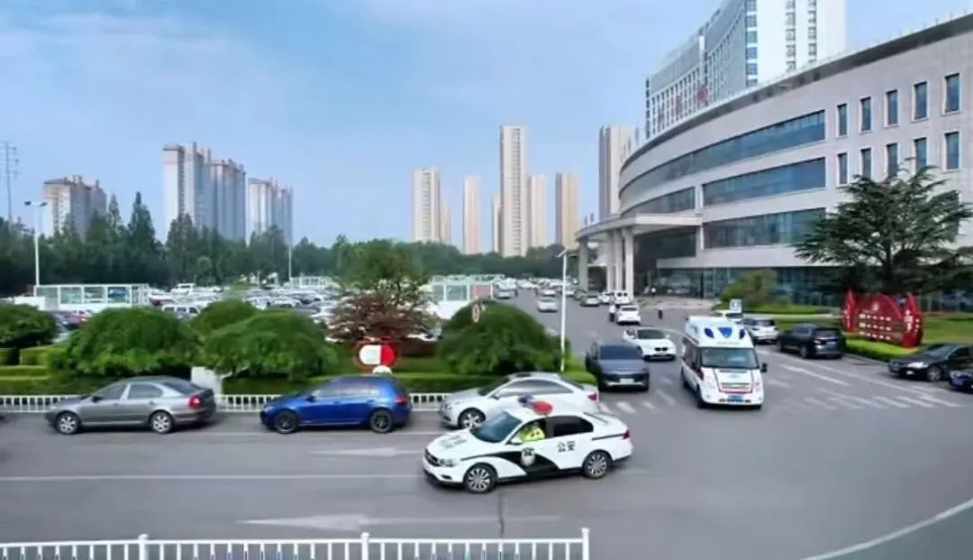 中考首日,潍坊交警联动医院为这位考生“极速护航”-第8张图片-四季读书网 中考首日,潍坊交警联动医院为这位考生“极速护航”-第8张图片-四季读书网