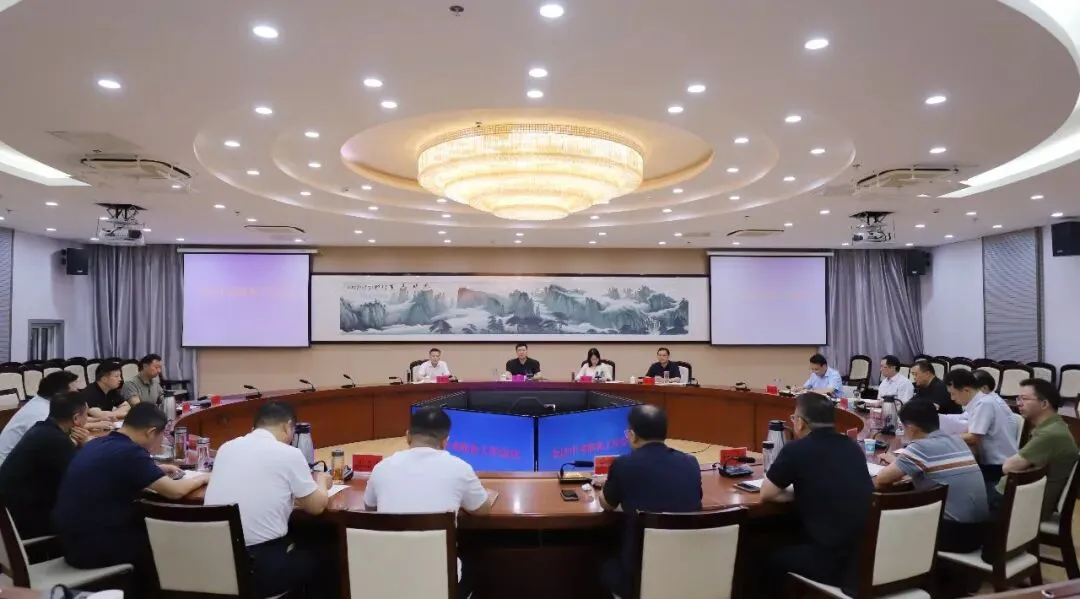 何喆主持召开全区中考准备工作会议-第2张图片-四季读书网 何喆主持召开全区中考准备工作会议-第2张图片-四季读书网