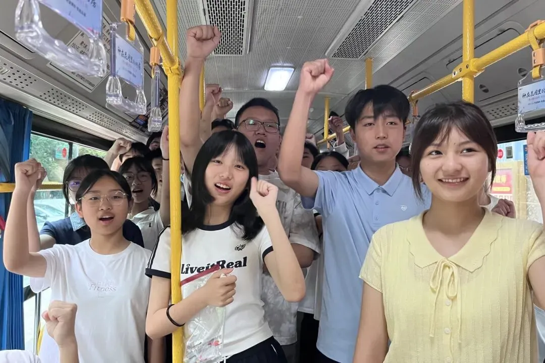 【助力中考】温情陪考 为梦护航-第12张图片-四季读书网 【助力中考】温情陪考 为梦护航-第12张图片-四季读书网