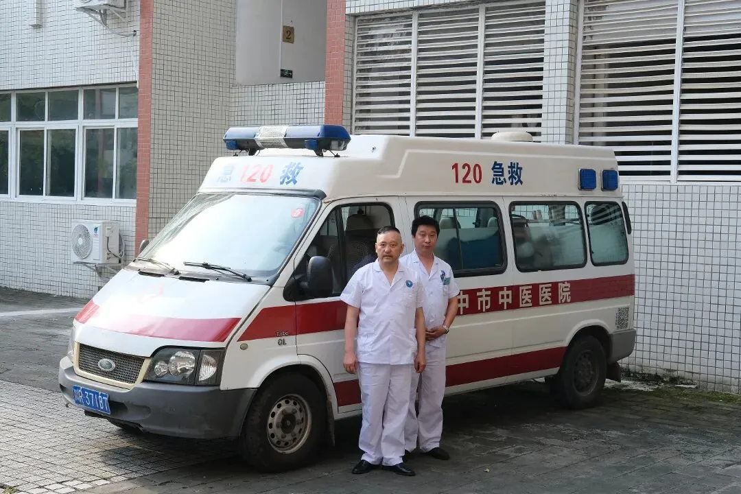 直击南充中考首日!青春正好,全力以赴-第28张图片-四季读书网 直击南充中考首日!青春正好,全力以赴-第28张图片-四季读书网