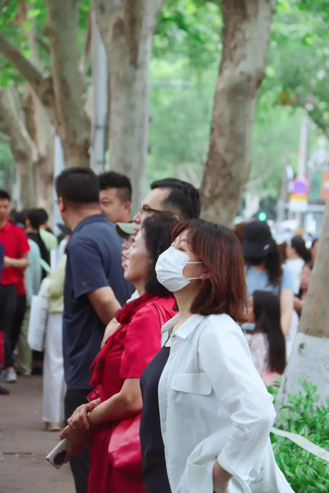今天,李沧中考考场外,这些“表情包”刷屏了-第7张图片-四季读书网 今天,李沧中考考场外,这些“表情包”刷屏了-第7张图片-四季读书网
