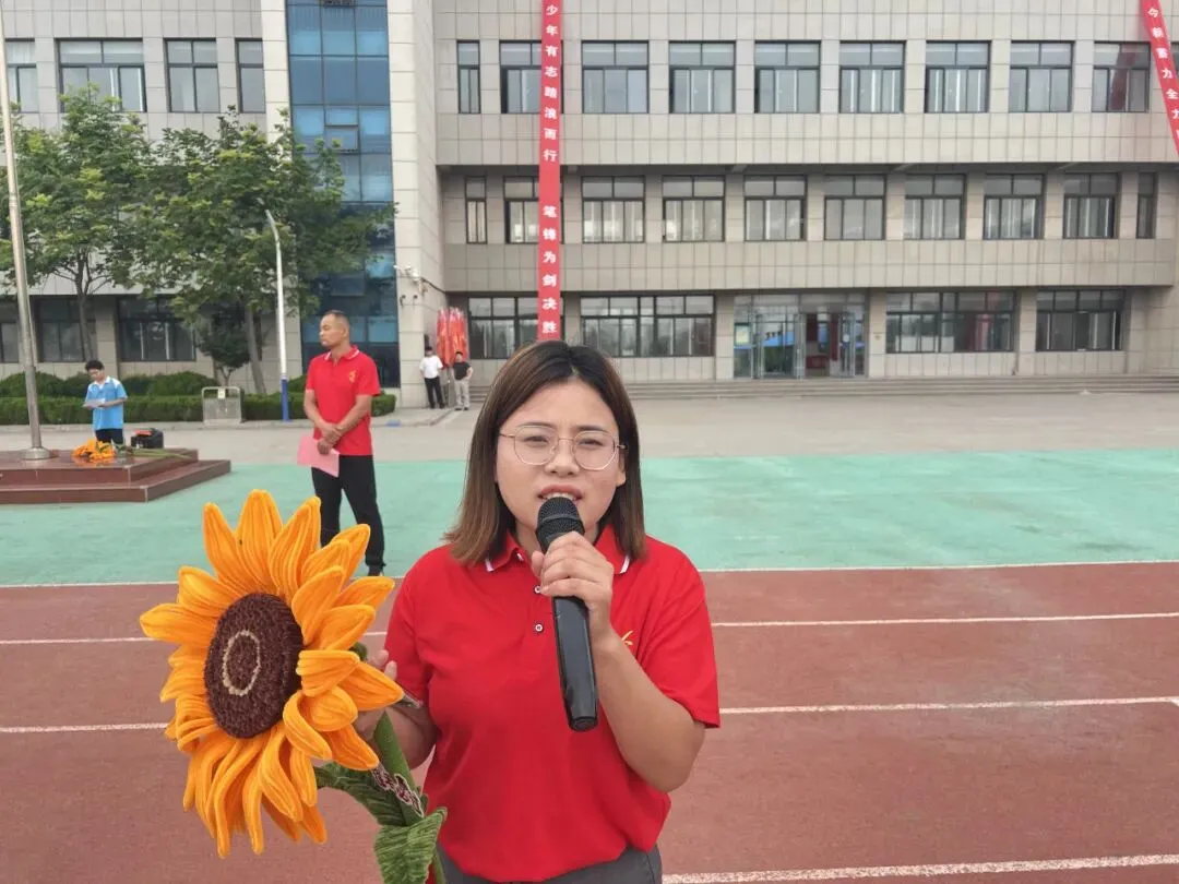 为梦想出征、为中考壮行——庆云云天实验学校2026年中考出征仪式-第18张图片-四季读书网 为梦想出征、为中考壮行——庆云云天实验学校2026年中考出征仪式-第18张图片-四季读书网