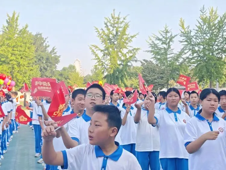 凌云壮志酬中考 青春逐梦正当时-第8张图片-四季读书网