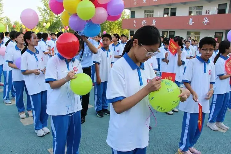 凌云壮志酬中考 青春逐梦正当时-第9张图片-四季读书网