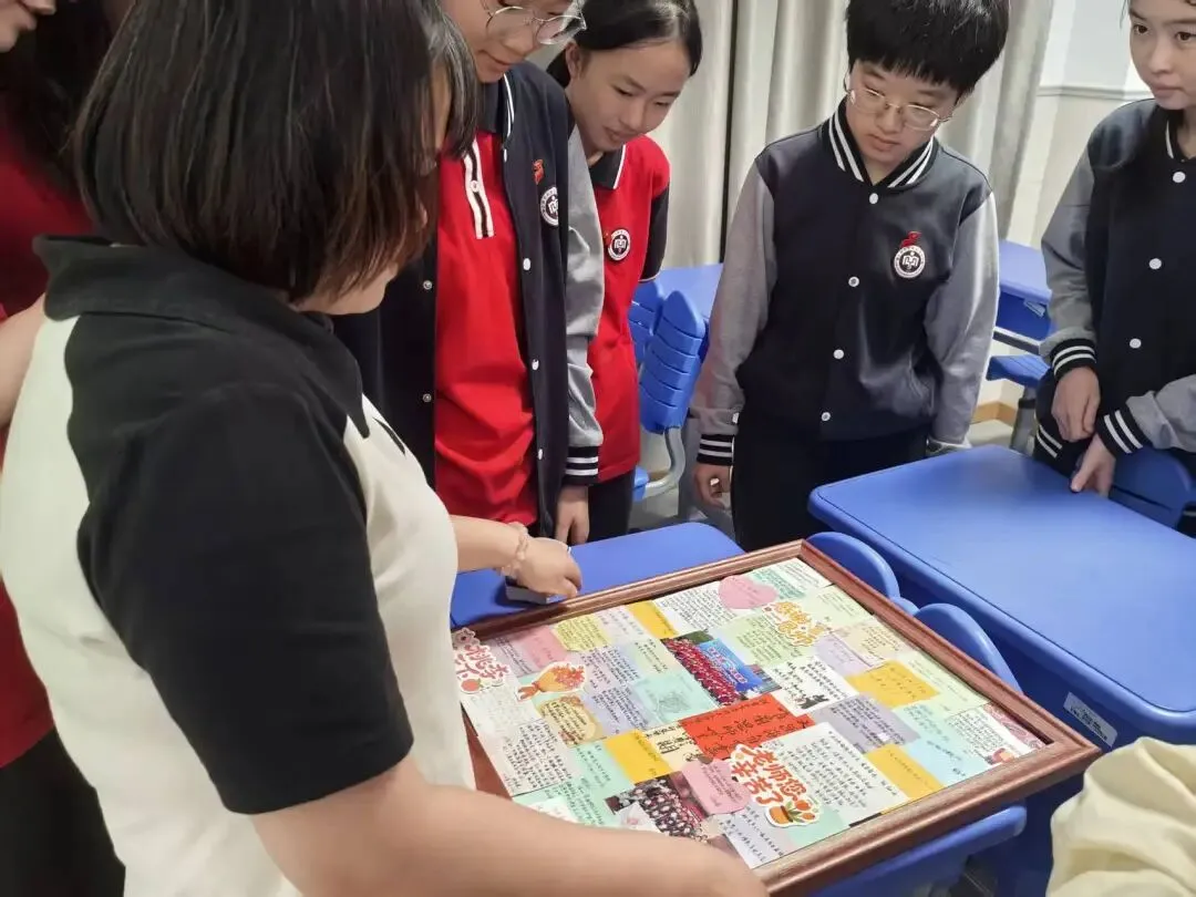 中考将至,孩子们用一场惊喜告别四年青春-第3张图片-四季读书网
