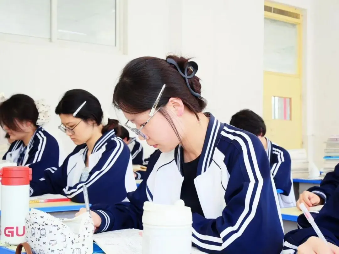 职普融通·高中实验班,中考中等生逆袭本科新途径-第2张图片-四季读书网 职普融通·高中实验班,中考中等生逆袭本科新途径-第2张图片-四季读书网