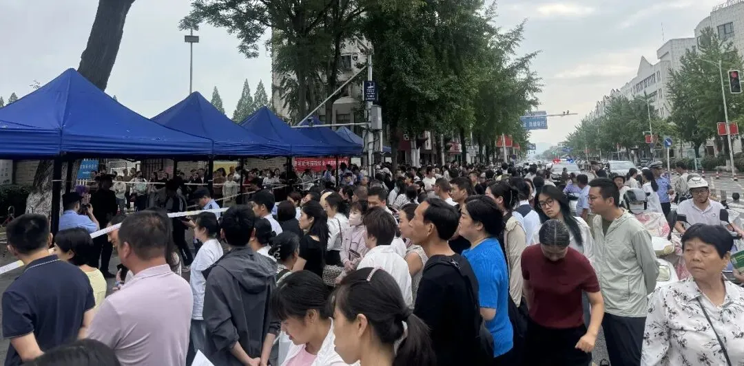 2026中考启幕!池州1.3万余名学子执笔逐梦向未来!加油,少年-第10张图片-四季读书网 2026中考启幕!池州1.3万余名学子执笔逐梦向未来!加油,少年-第10张图片-四季读书网