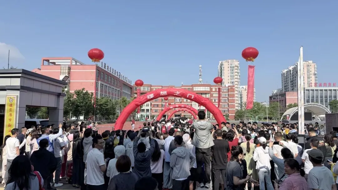 中考首日��他们的夏天,从这场奔赴开始→-第4张图片-四季读书网 中考首日��他们的夏天,从这场奔赴开始→-第4张图片-四季读书网