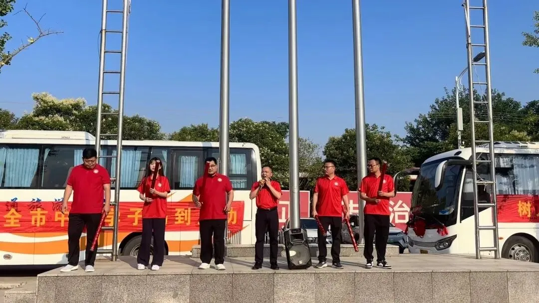 执笔为剑,奔赴山海|2026年中考首日,温情送考全程在线-第16张图片-四季读书网