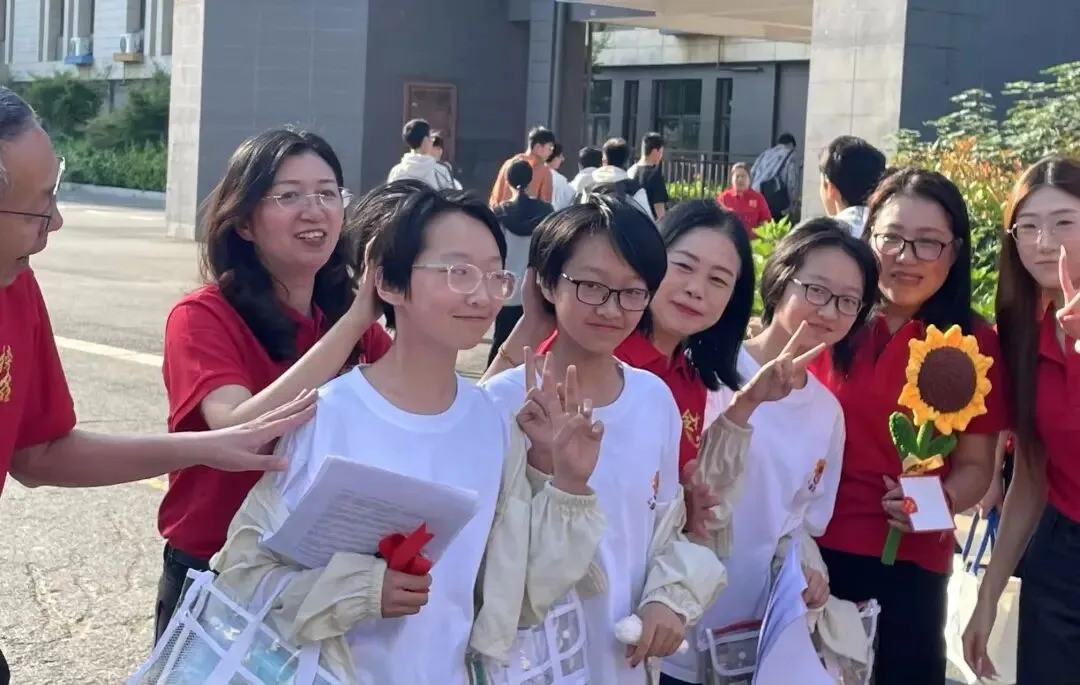 中考首日��他们的夏天,从这场奔赴开始→-第7张图片-四季读书网 中考首日��他们的夏天,从这场奔赴开始→-第7张图片-四季读书网