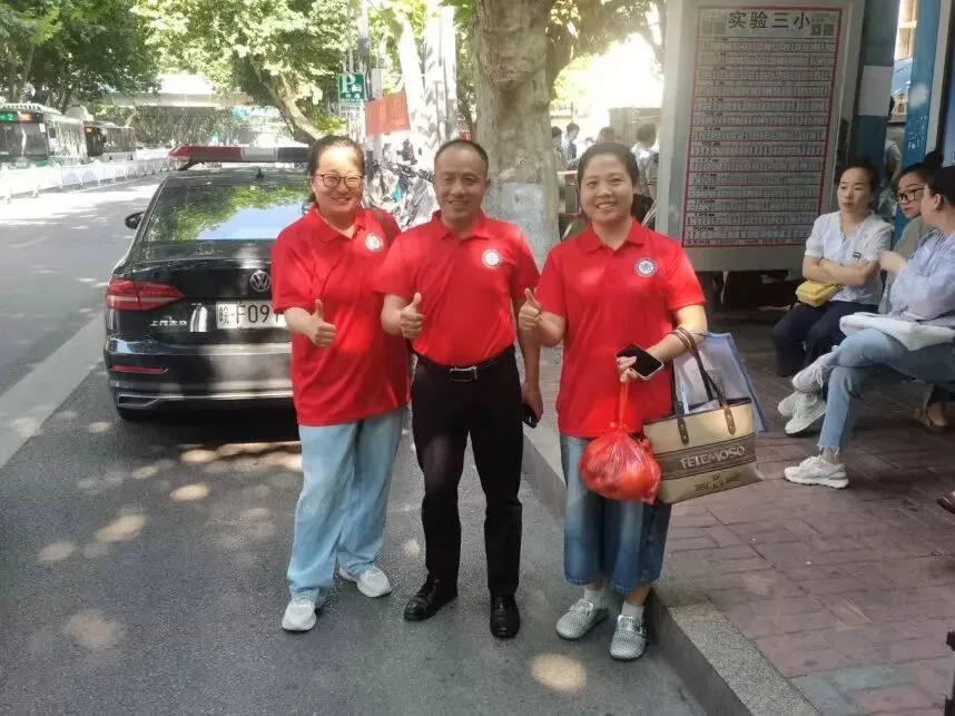 执笔为剑,奔赴山海|2026年中考首日,温情送考全程在线-第20张图片-四季读书网