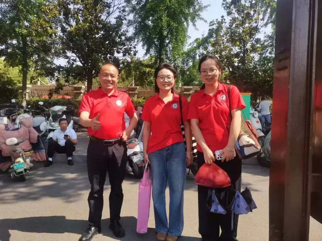 执笔为剑,奔赴山海|2026年中考首日,温情送考全程在线-第22张图片-四季读书网
