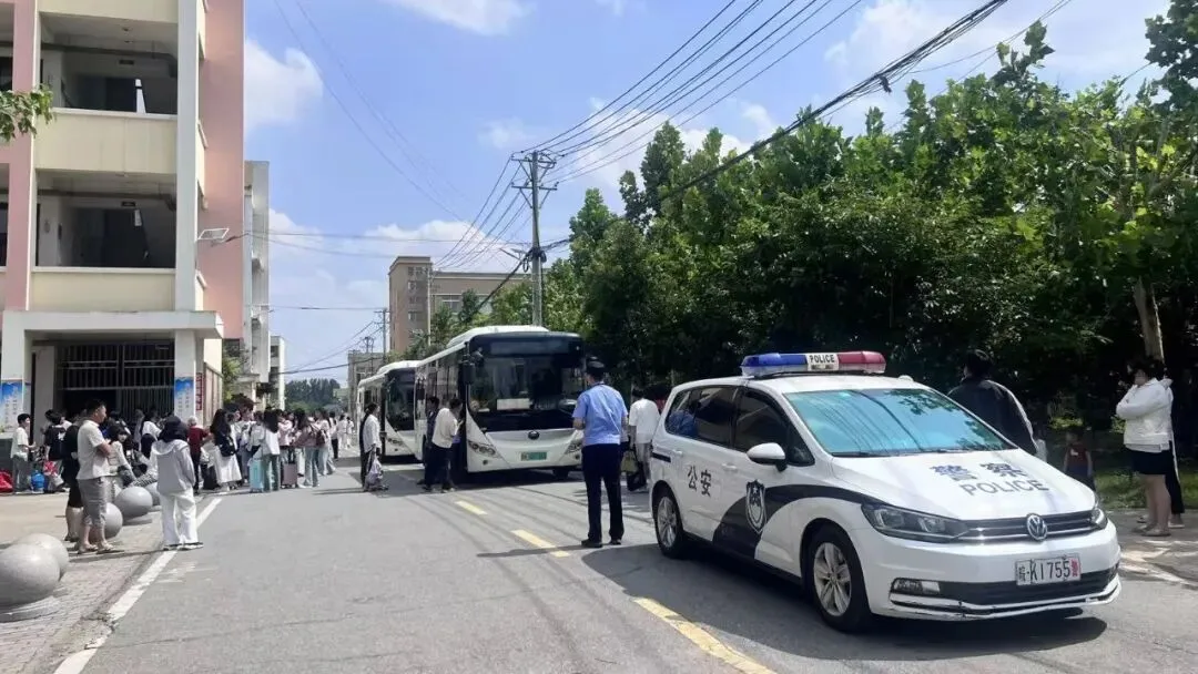 中考加油!临泉公安为青春答卷护航!-第12张图片-四季读书网