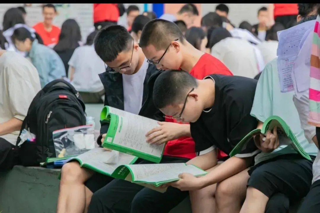 中考抒怀-第1张图片-四季读书网