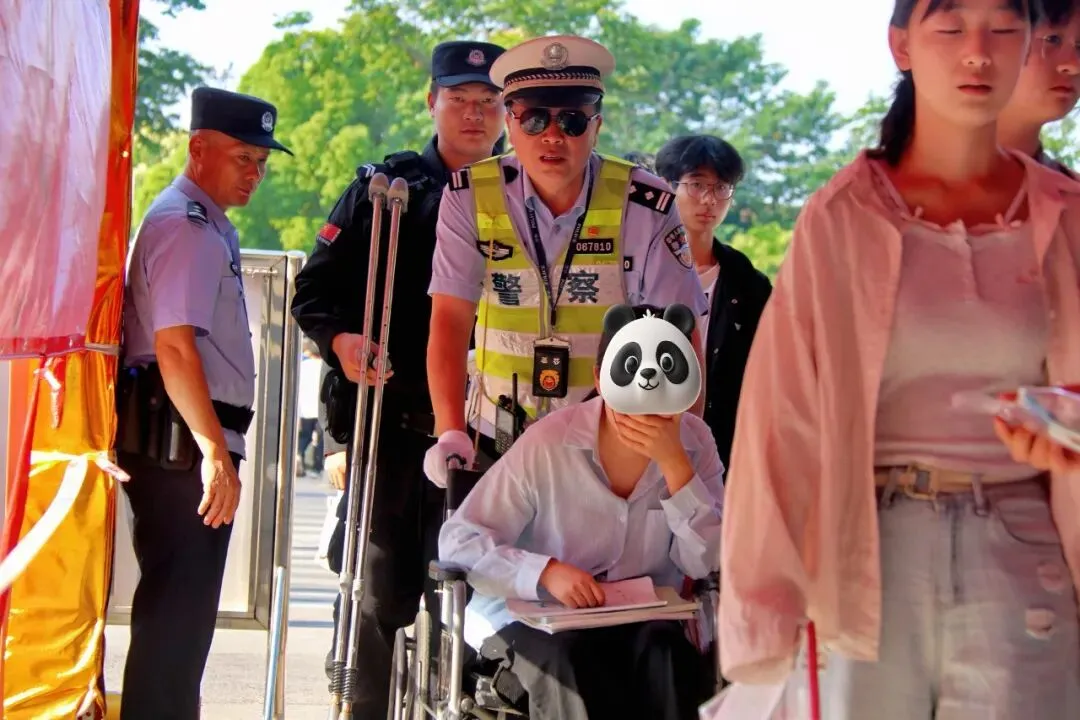 中考首日,亳州交警全力守护青春赶考路!| 护航中考 交警同行-第21张图片-四季读书网
