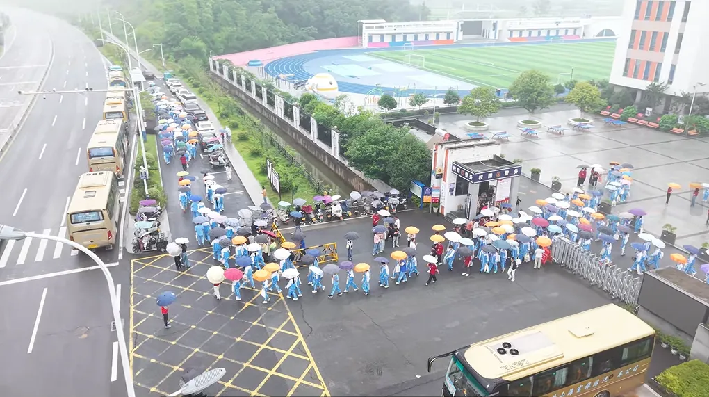 【中考首日】温暖与拼搏同在,祝愿新教育学子以梦为马,落笔生花-第8张图片-四季读书网 【中考首日】温暖与拼搏同在,祝愿新教育学子以梦为马,落笔生花-第8张图片-四季读书网