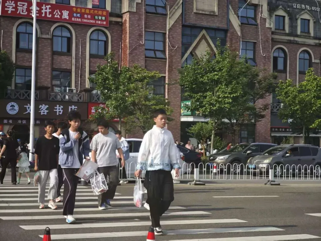 中考首日 加油!10041名庐江少年!-第9张图片-四季读书网