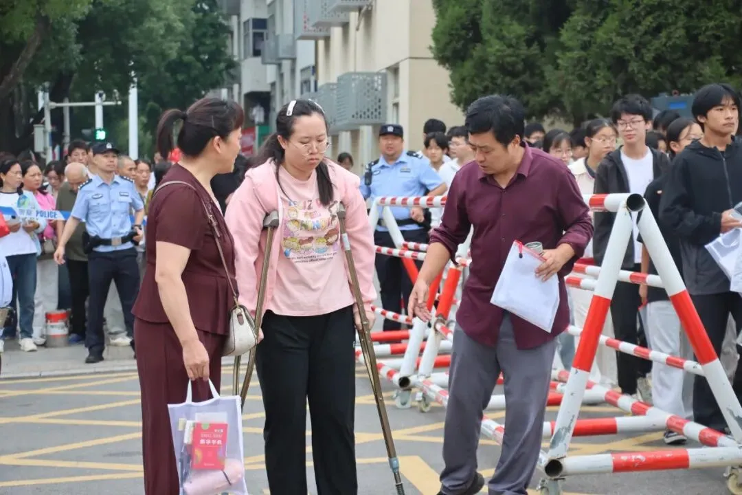 中考首日 加油!10041名庐江少年!-第14张图片-四季读书网