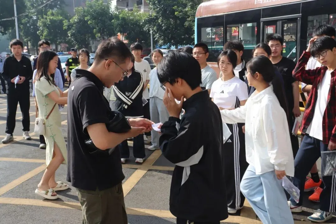 逐梦出征,热血战中考-第14张图片-四季读书网 逐梦出征,热血战中考-第14张图片-四季读书网