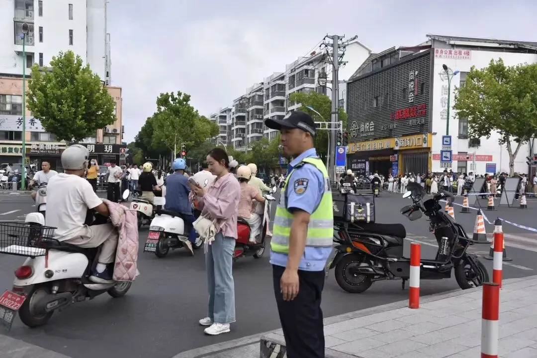 中考护航|平安护航 逐梦中考-第10张图片-四季读书网 中考护航|平安护航 逐梦中考-第10张图片-四季读书网