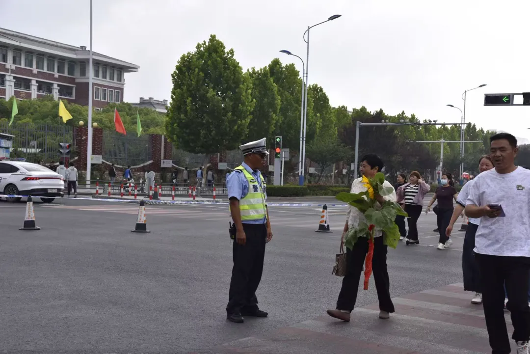 中考护航|平安护航 逐梦中考-第11张图片-四季读书网 中考护航|平安护航 逐梦中考-第11张图片-四季读书网