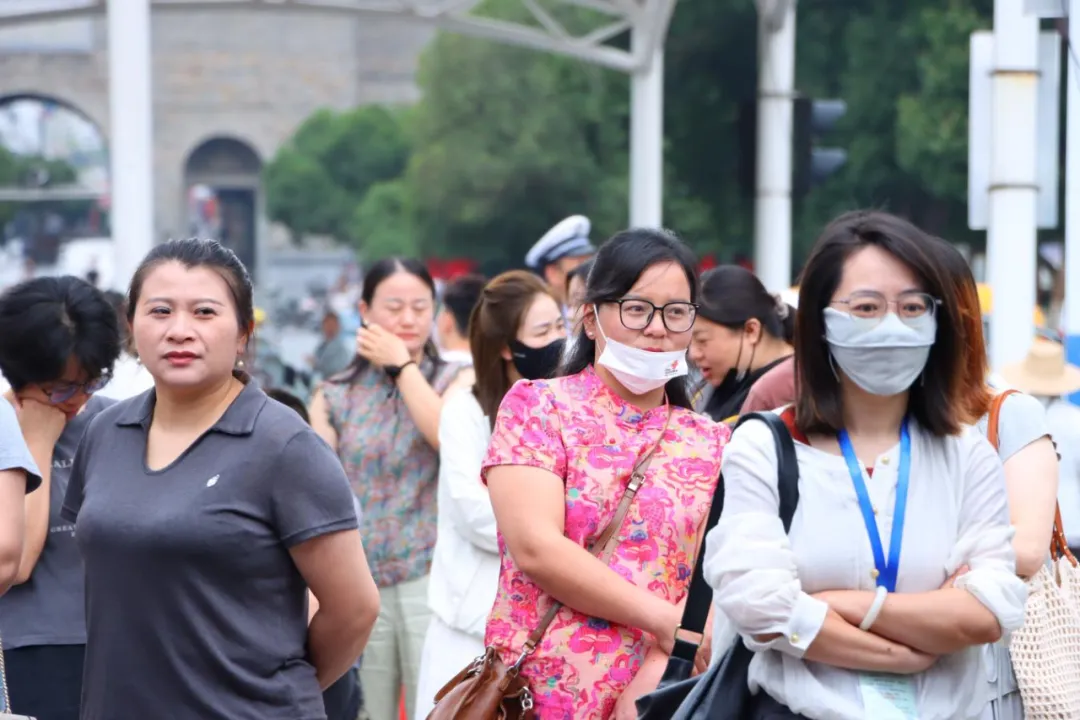 加油,少年!中考首日,一起看现场→-第11张图片-四季读书网