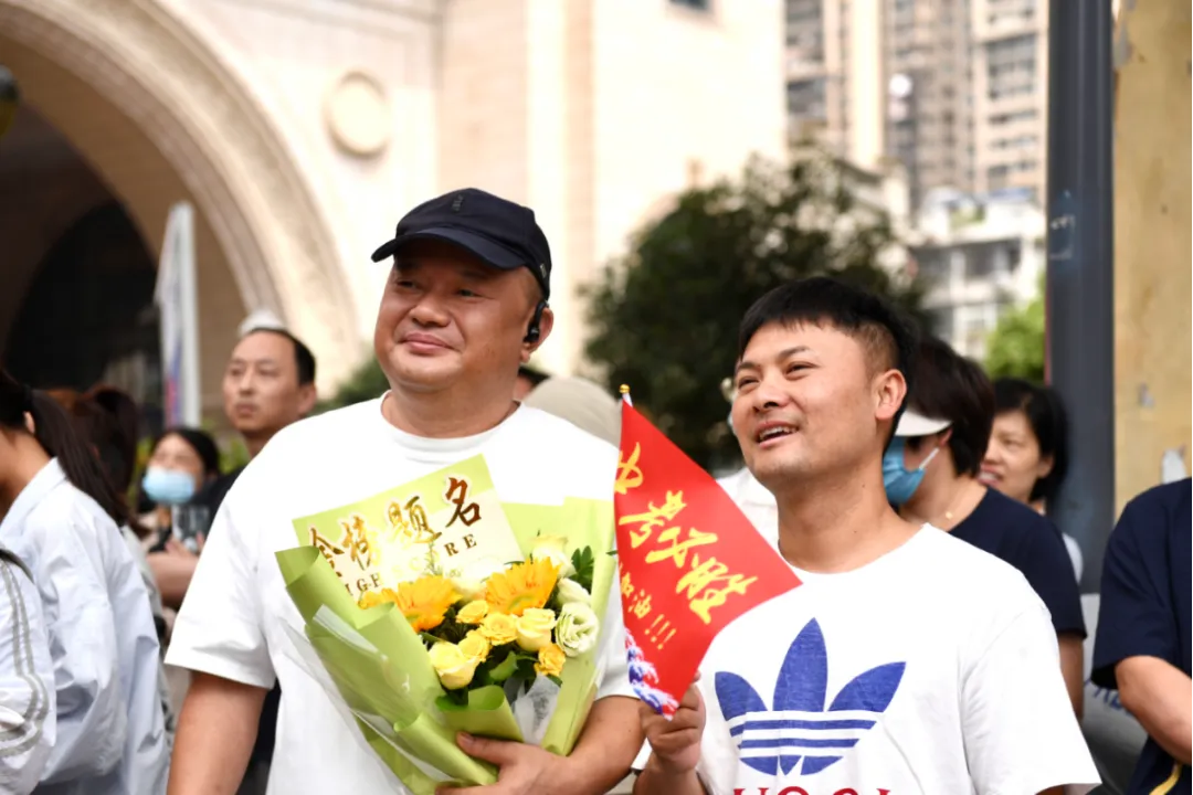 中考首日!执笔为剑,梦想花开-第6张图片-四季读书网 中考首日!执笔为剑,梦想花开-第6张图片-四季读书网