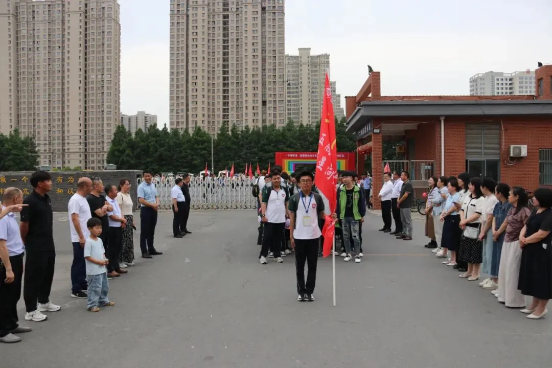 青春燃斗志 壮行赢中考——涟水县安东学校为初三学子暖心壮行!-第5张图片-四季读书网