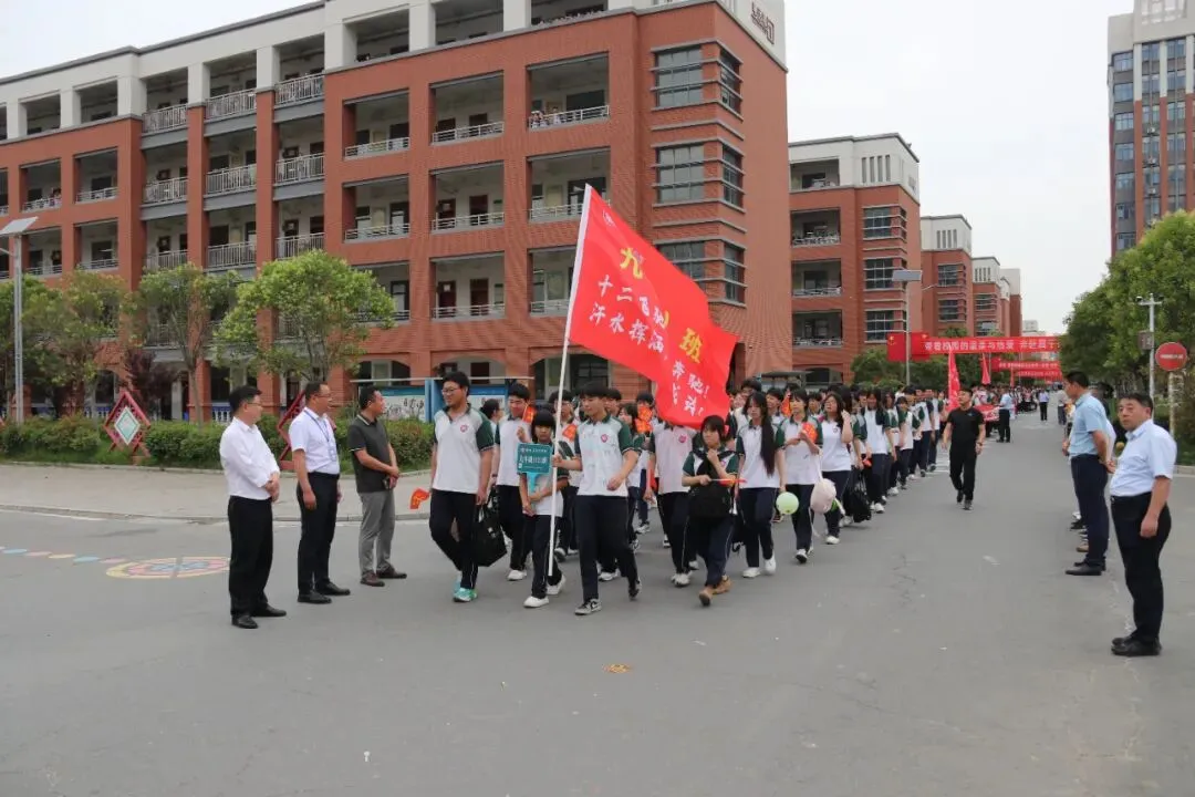 青春燃斗志 壮行赢中考——涟水县安东学校为初三学子暖心壮行!-第6张图片-四季读书网