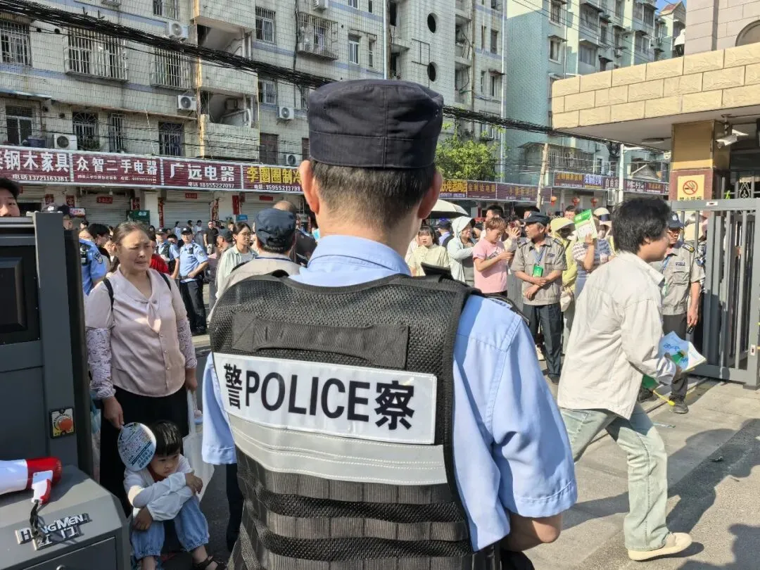 逐梦中考 | 平安守护 禹会公安伴少年从容应考-第5张图片-四季读书网 逐梦中考 | 平安守护 禹会公安伴少年从容应考-第5张图片-四季读书网