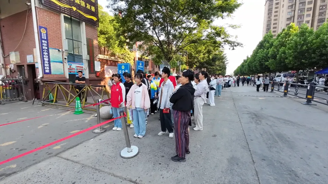 中考首日!利辛…-第1张图片-四季读书网 中考首日!利辛…-第1张图片-四季读书网