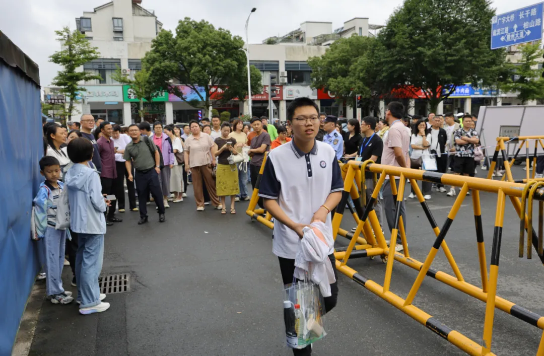 今日中考!10910名黄山少年,加油!-第3张图片-四季读书网 今日中考!10910名黄山少年,加油!-第3张图片-四季读书网