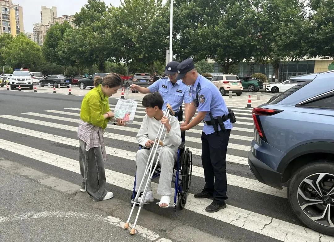 执笔逐梦,青春启航!当涂县2026年中考今日开考-第10张图片-四季读书网 执笔逐梦,青春启航!当涂县2026年中考今日开考-第10张图片-四季读书网