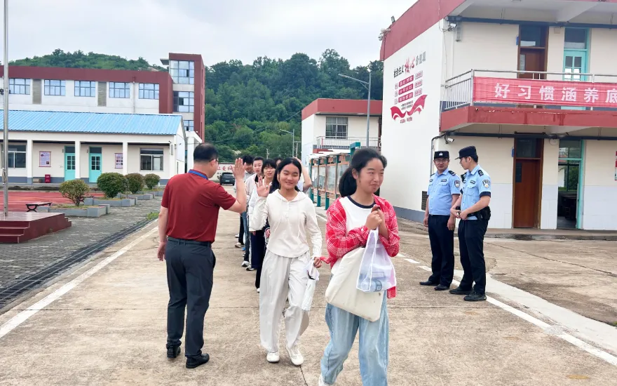 中考启幕!连云“最强送考团”上线……-第12张图片-四季读书网 中考启幕!连云“最强送考团”上线……-第12张图片-四季读书网