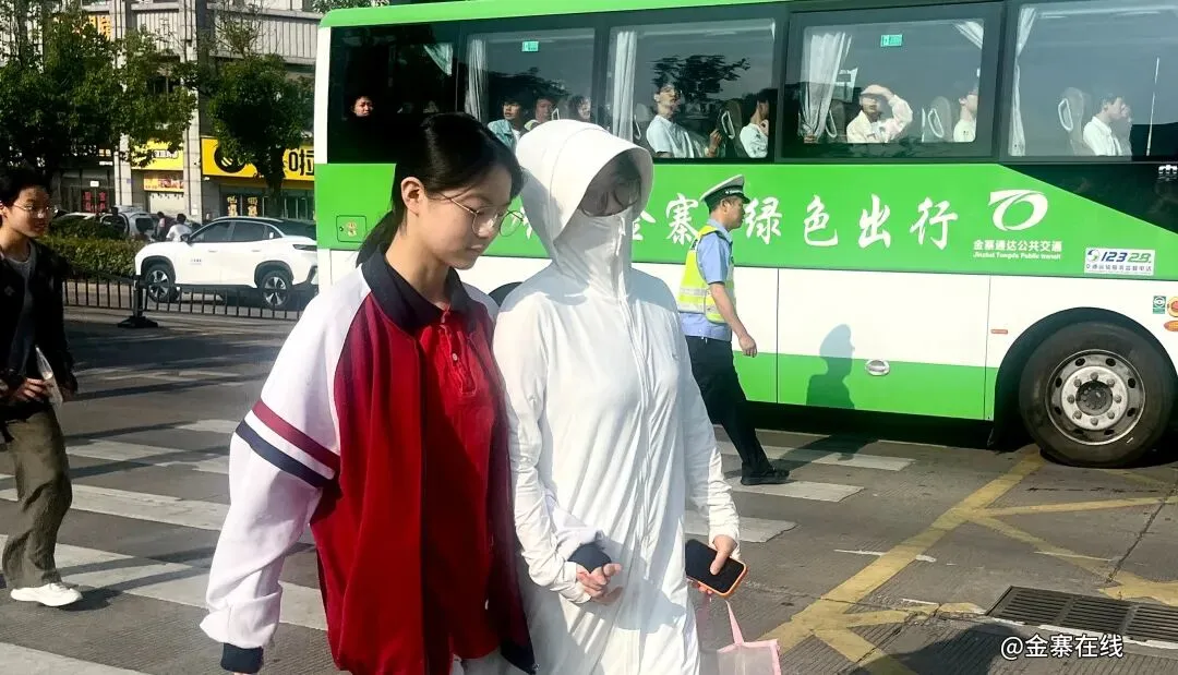 直击现场!金寨中考首日→-第10张图片-四季读书网 直击现场!金寨中考首日→-第10张图片-四季读书网