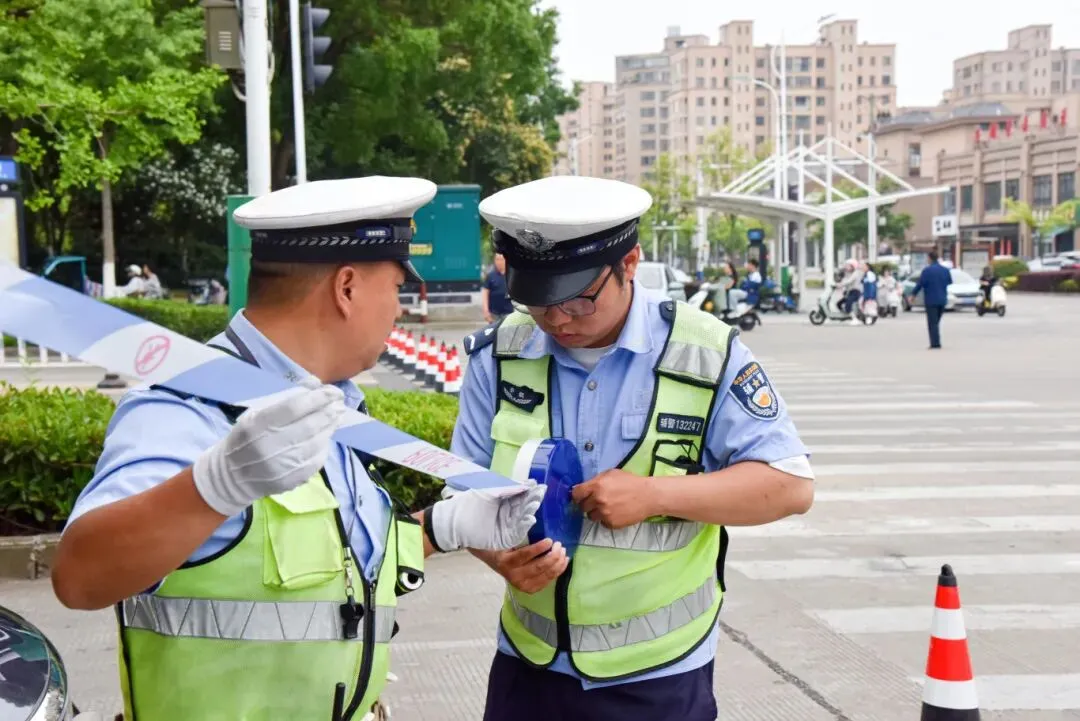 “警”随中考,加油!-第4张图片-四季读书网 “警”随中考,加油!-第4张图片-四季读书网