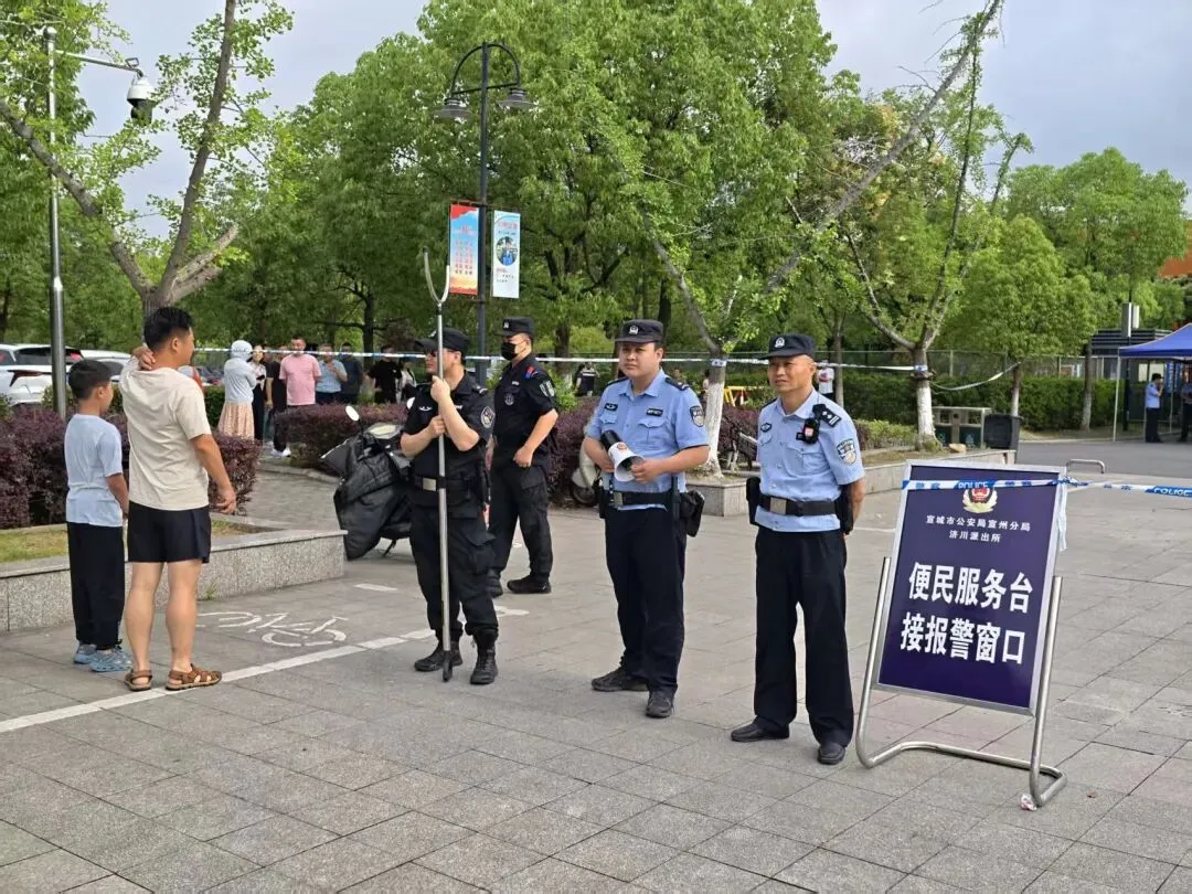 护航中考 | 中考首日,宣州公安平安护航!-第7张图片-四季读书网 护航中考 | 中考首日,宣州公安平安护航!-第7张图片-四季读书网