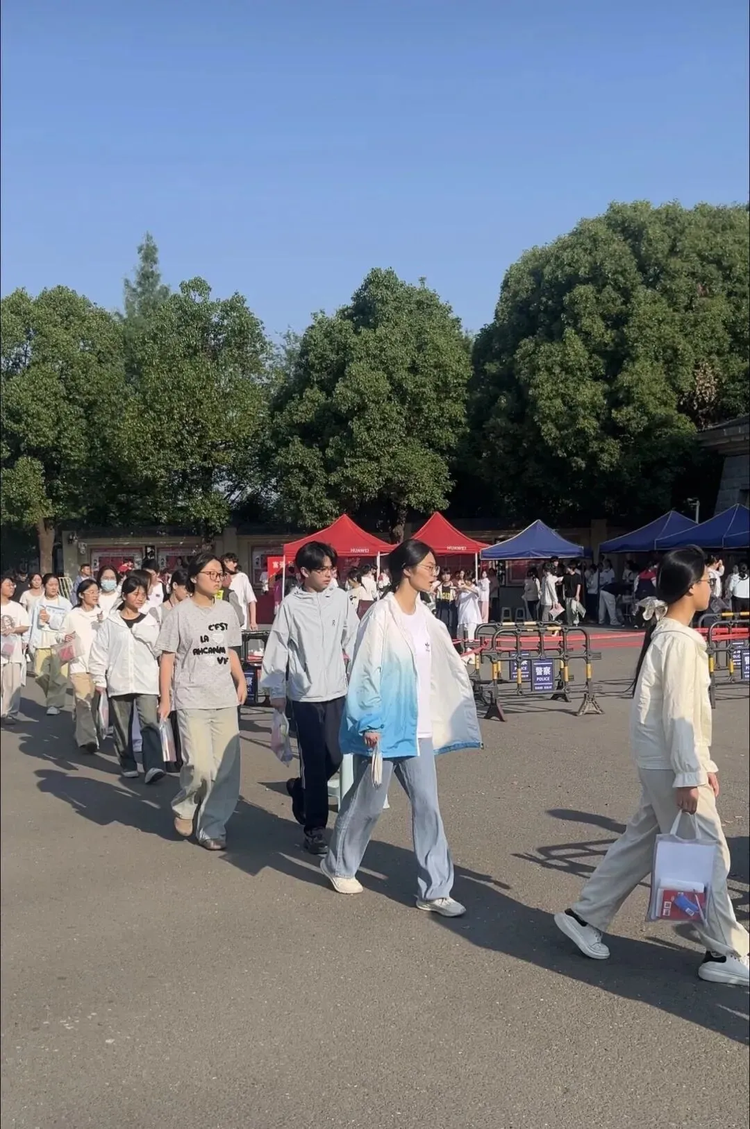 今日中考!夏日逐光,为中考少年加油!-第4张图片-四季读书网