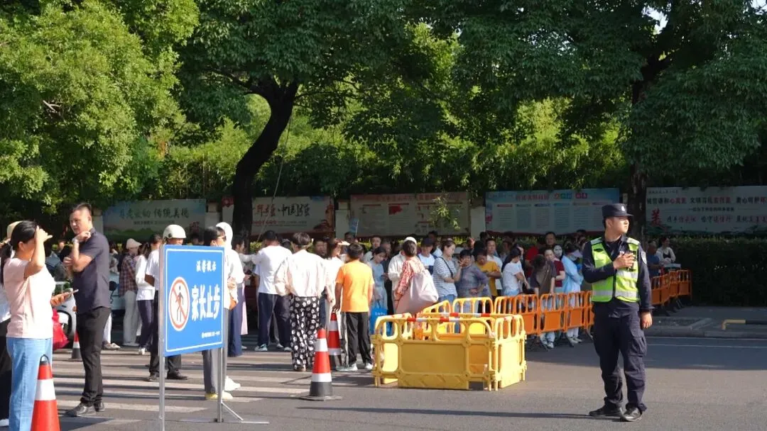 今日中考!夏日逐光,为中考少年加油!-第6张图片-四季读书网