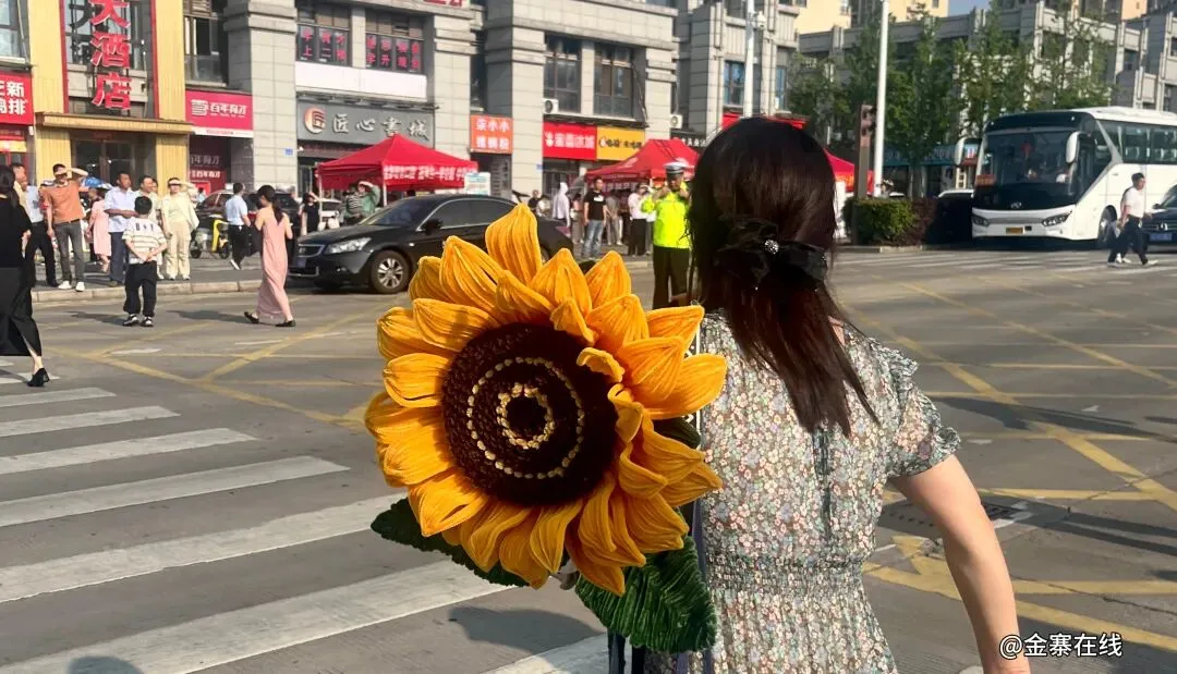 直击现场!金寨中考首日→-第16张图片-四季读书网 直击现场!金寨中考首日→-第16张图片-四季读书网
