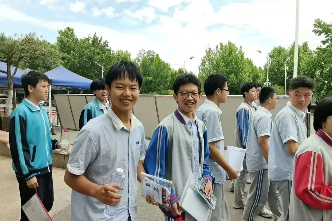 你们逐梦,我们守护!中考加油-第62张图片-四季读书网 你们逐梦,我们守护!中考加油-第62张图片-四季读书网