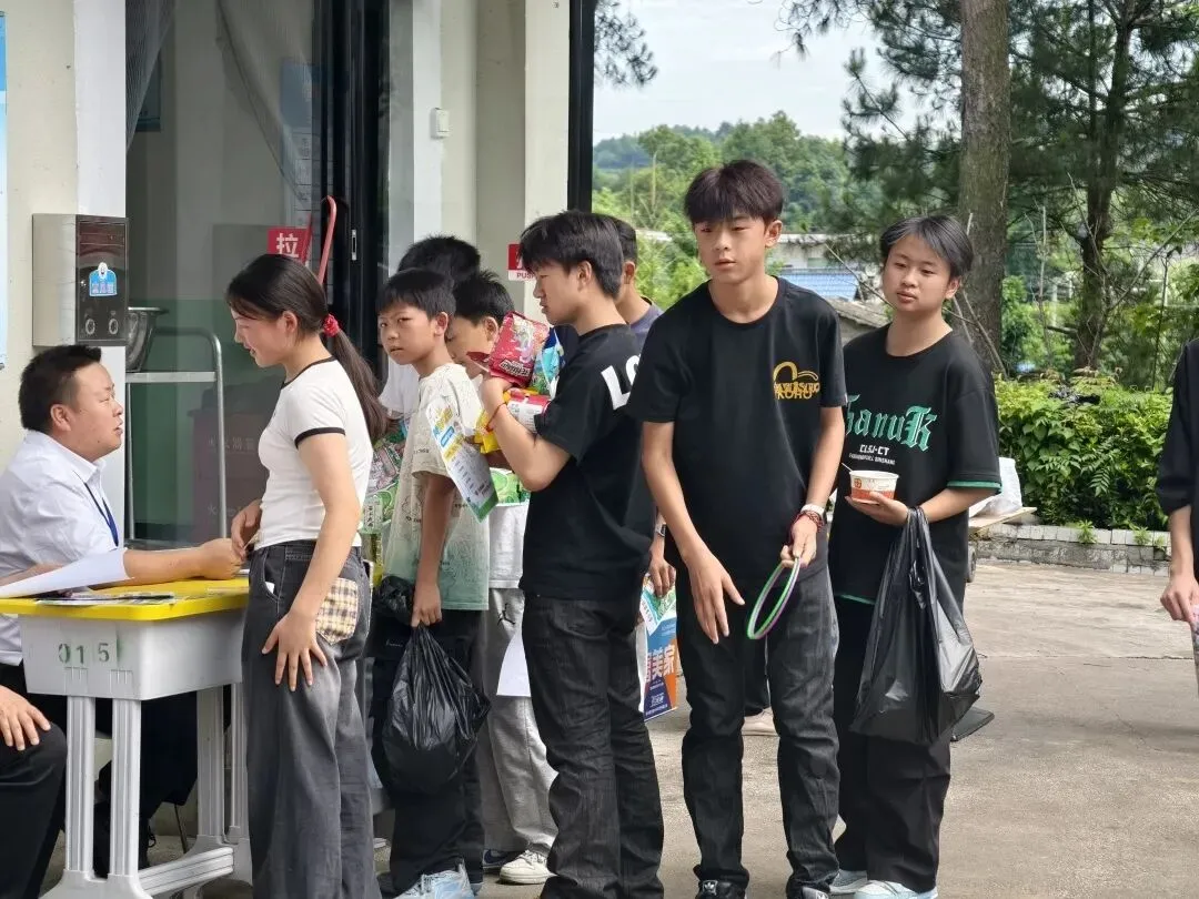 中考技巧抢分,决胜希望之旅——金沙县精诚中学校园开放日圆满结束!-第31张图片-四季读书网 中考技巧抢分,决胜希望之旅——金沙县精诚中学校园开放日圆满结束!-第31张图片-四季读书网