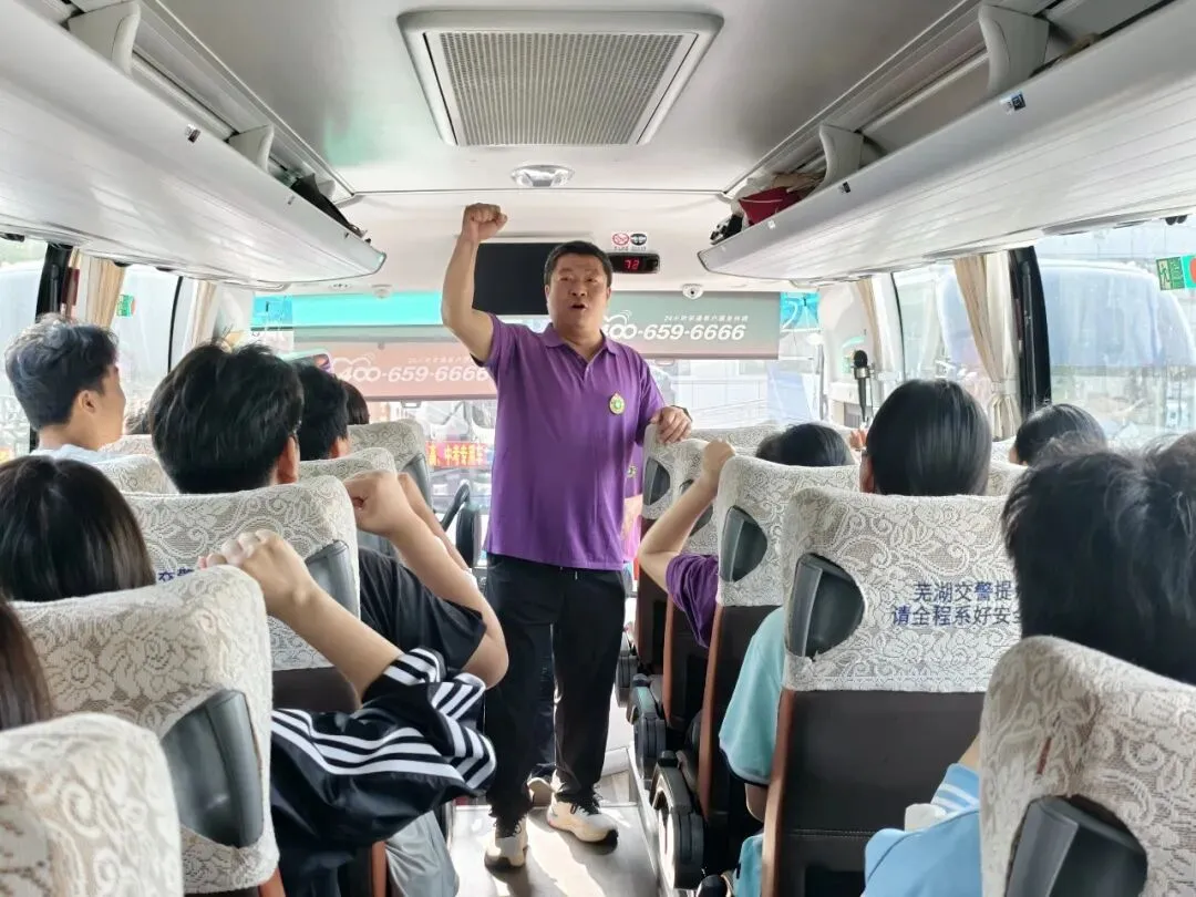 【中高考特辑⑥】逐梦中考踏新程,温情送考助少年 —— 我校 2026 届初三学子暖心出征-第26张图片-四季读书网 【中高考特辑⑥】逐梦中考踏新程,温情送考助少年 —— 我校 2026 届初三学子暖心出征-第26张图片-四季读书网