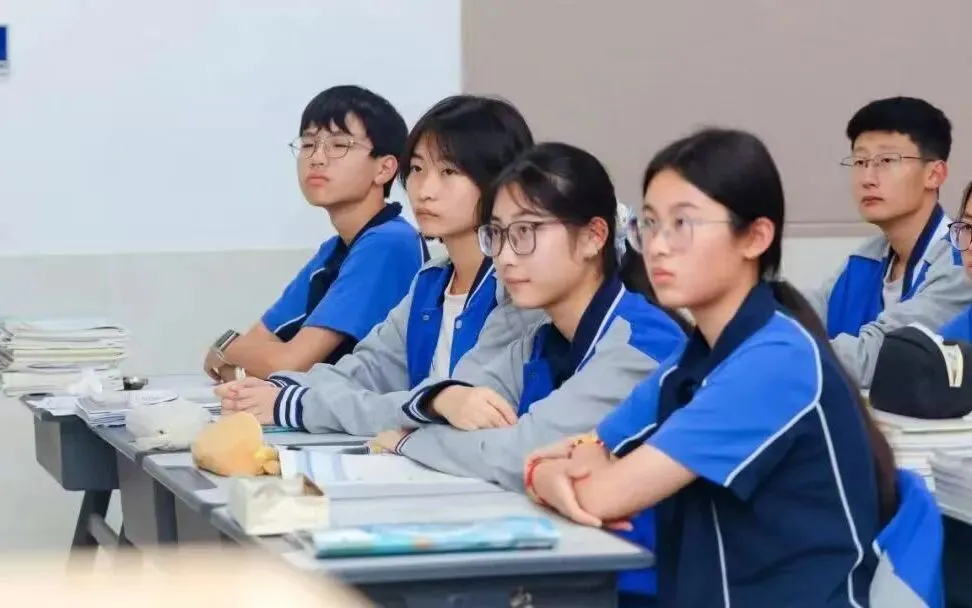 中考志愿抉择:明趋势 懂预判 看未来-第8张图片-四季读书网