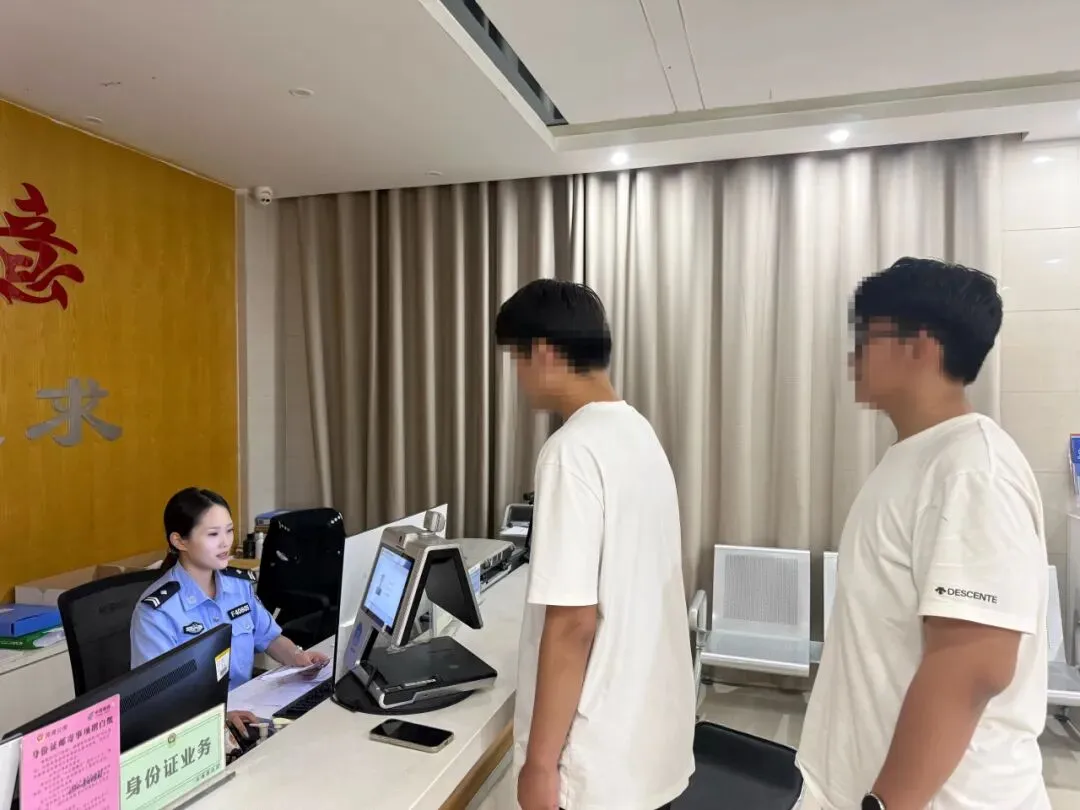 【护航中考】你赴考,我守护——温情一幕再度呈现!-第5张图片-四季读书网 【护航中考】你赴考,我守护——温情一幕再度呈现!-第5张图片-四季读书网