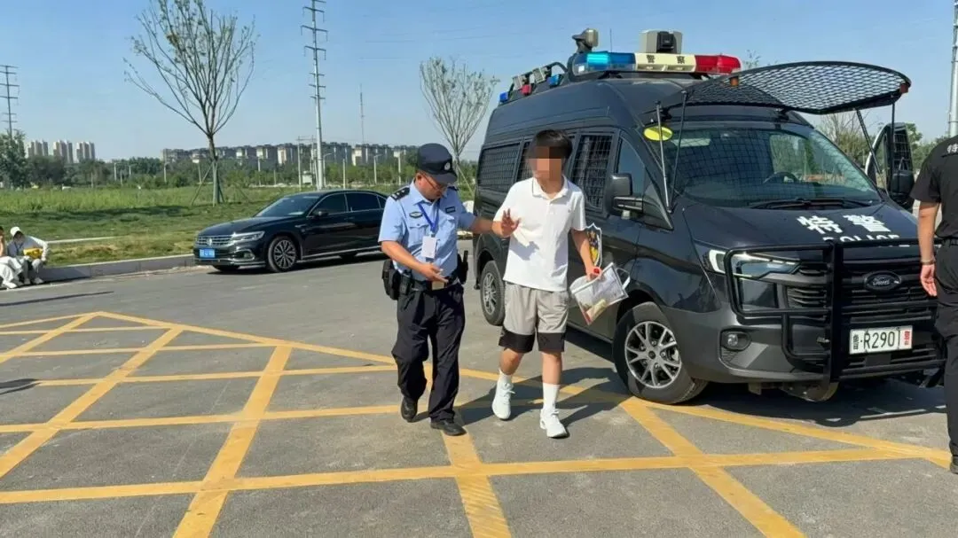【护航中考】你赴考,我守护——温情一幕再度呈现!-第16张图片-四季读书网 【护航中考】你赴考,我守护——温情一幕再度呈现!-第16张图片-四季读书网