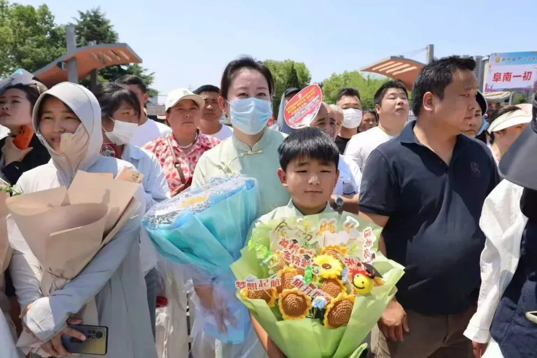 中考加油,阜南中考首日直击→-第3张图片-四季读书网 中考加油,阜南中考首日直击→-第3张图片-四季读书网