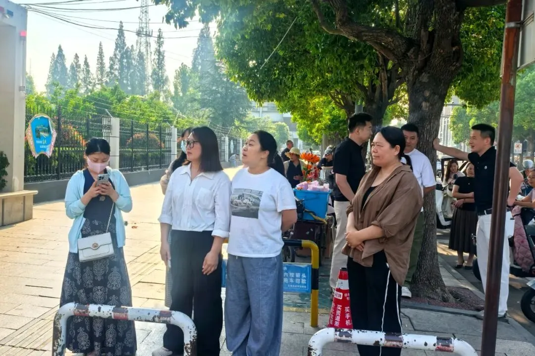 少年,加油!直击东海中考首日-第20张图片-四季读书网 少年,加油!直击东海中考首日-第20张图片-四季读书网