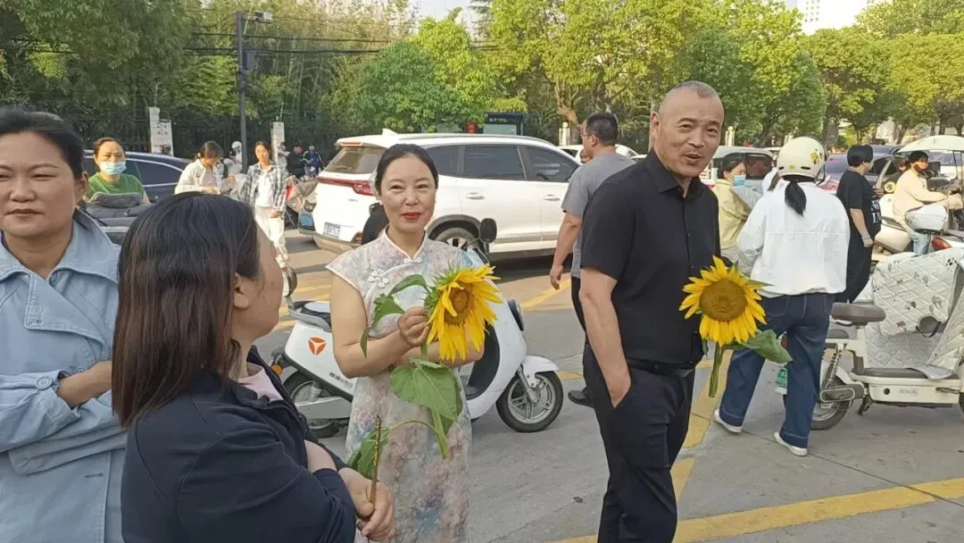 少年,加油!直击东海中考首日-第21张图片-四季读书网 少年,加油!直击东海中考首日-第21张图片-四季读书网