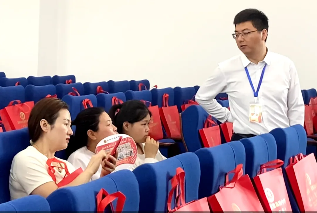 备考专家助力,打通中考最后一公里 |至德高级中学大型校园开放日圆满举行-第24张图片-四季读书网 备考专家助力,打通中考最后一公里 |至德高级中学大型校园开放日圆满举行-第24张图片-四季读书网